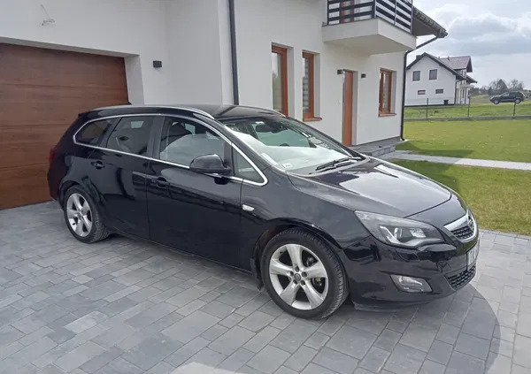 świętokrzyskie Opel Astra cena 24500 przebieg: 272000, rok produkcji 2011 z Żabno